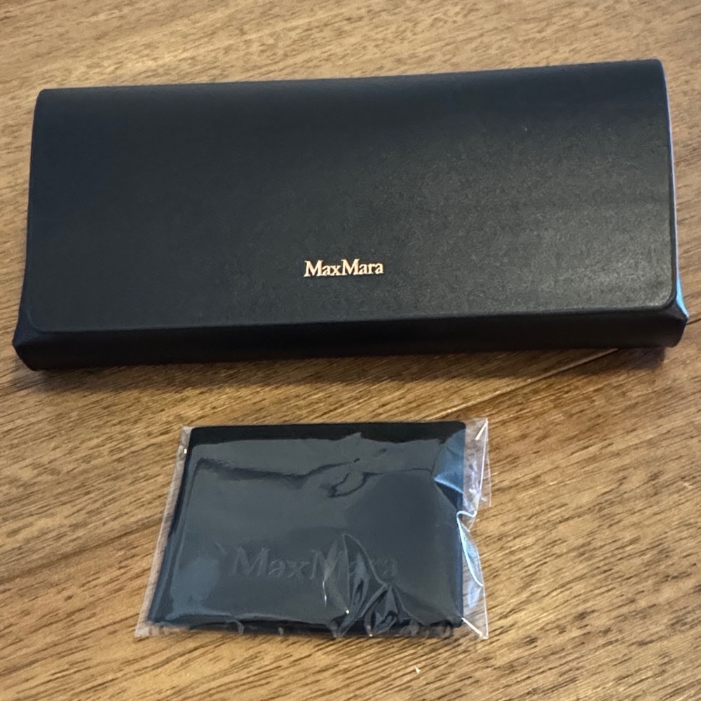 MaxMara Black Leather Glasses Case with Cloth